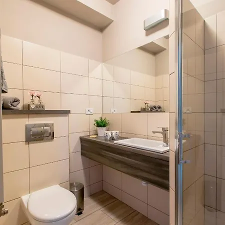 Kamienica Nocleg ze śniadaniem 3*