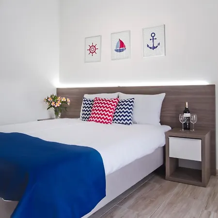 Kamienica Bed & Breakfast 4*