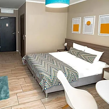Kamienica 4*
